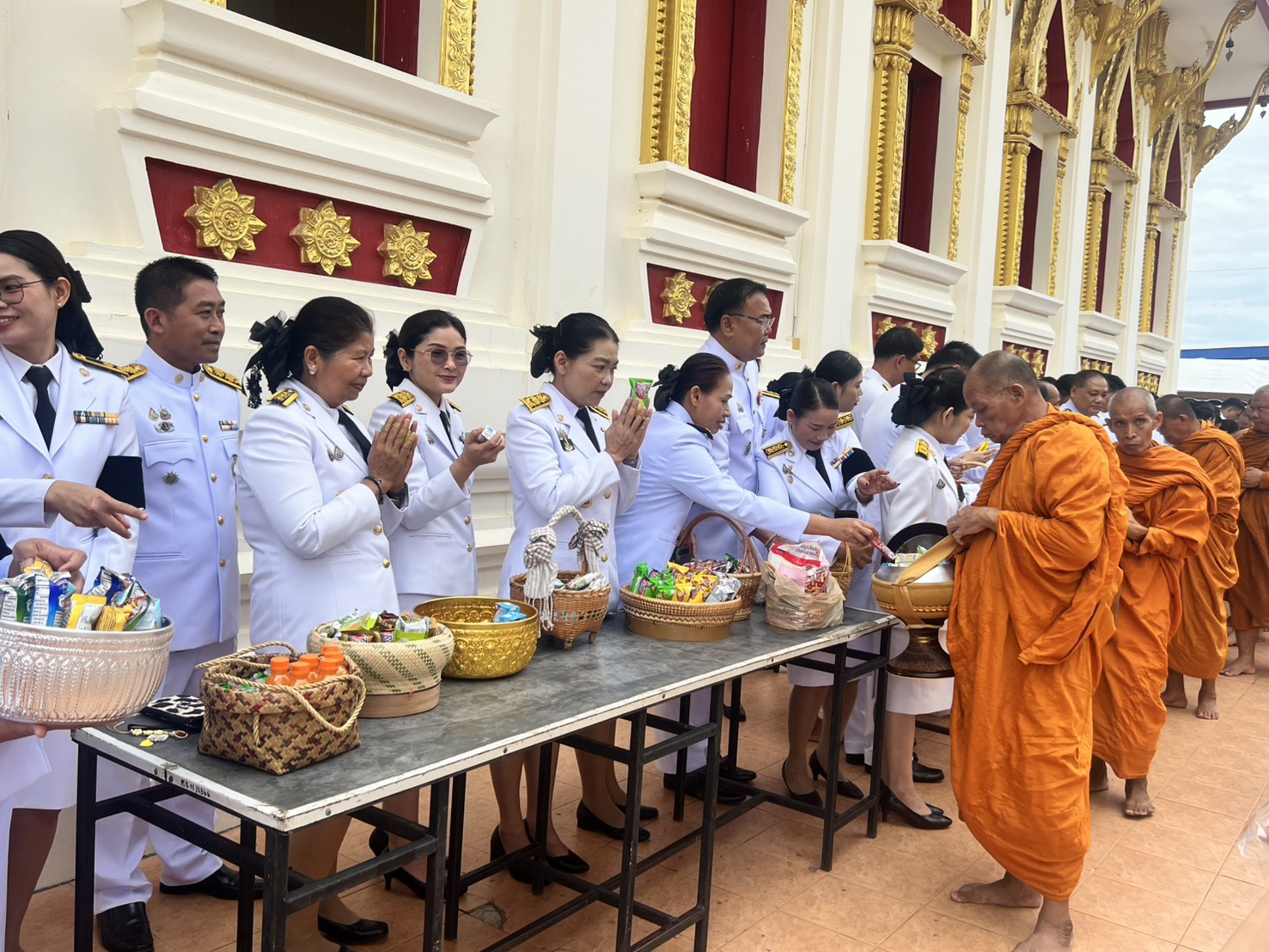 title - ส.ป.ก. ยโสธร ร่วมพิธีทำบุญตักบาตรและพิธีบำเพ็ญกุศล (สัตตมวาร ๗ วัน) เพื่ออุทิศถวายเป็นพระกุศล สมเด็จพระเจ้าลูกเธอ เจ้าฟ้าพัชรกิติยาภา นเรนทิราเทพยวดี กรมหลวงราชสาริณีสิริพัชร มหาวัชรราชธิดา  ณ วัดศรีธรรมาราม (พระอารามหลวง) อำเภอเมืองยโสธร จังหวัดยโสธร